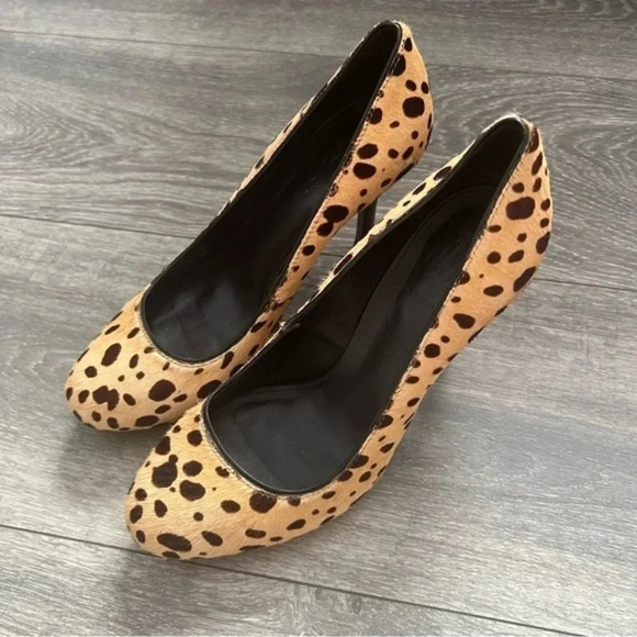 Tory Burch Women's Brown and Tan Courts - Picture 2 of 12